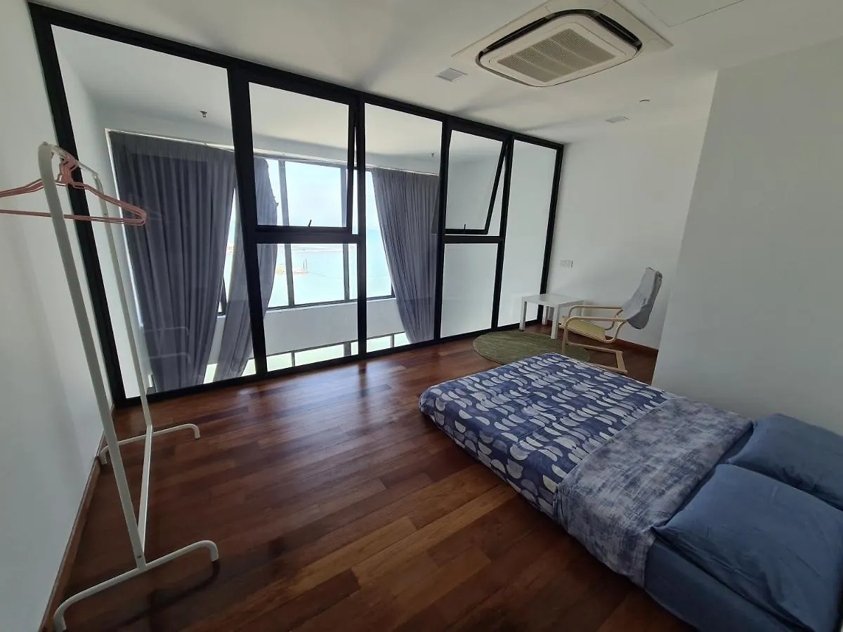 Sunrise Gurney Premium Executive City/Seafront Suite - Penang George Town