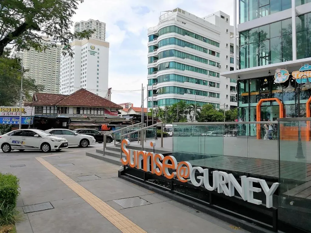 Sunrise Gurney Premium Executive City/Seafront Suite - Penang George Town